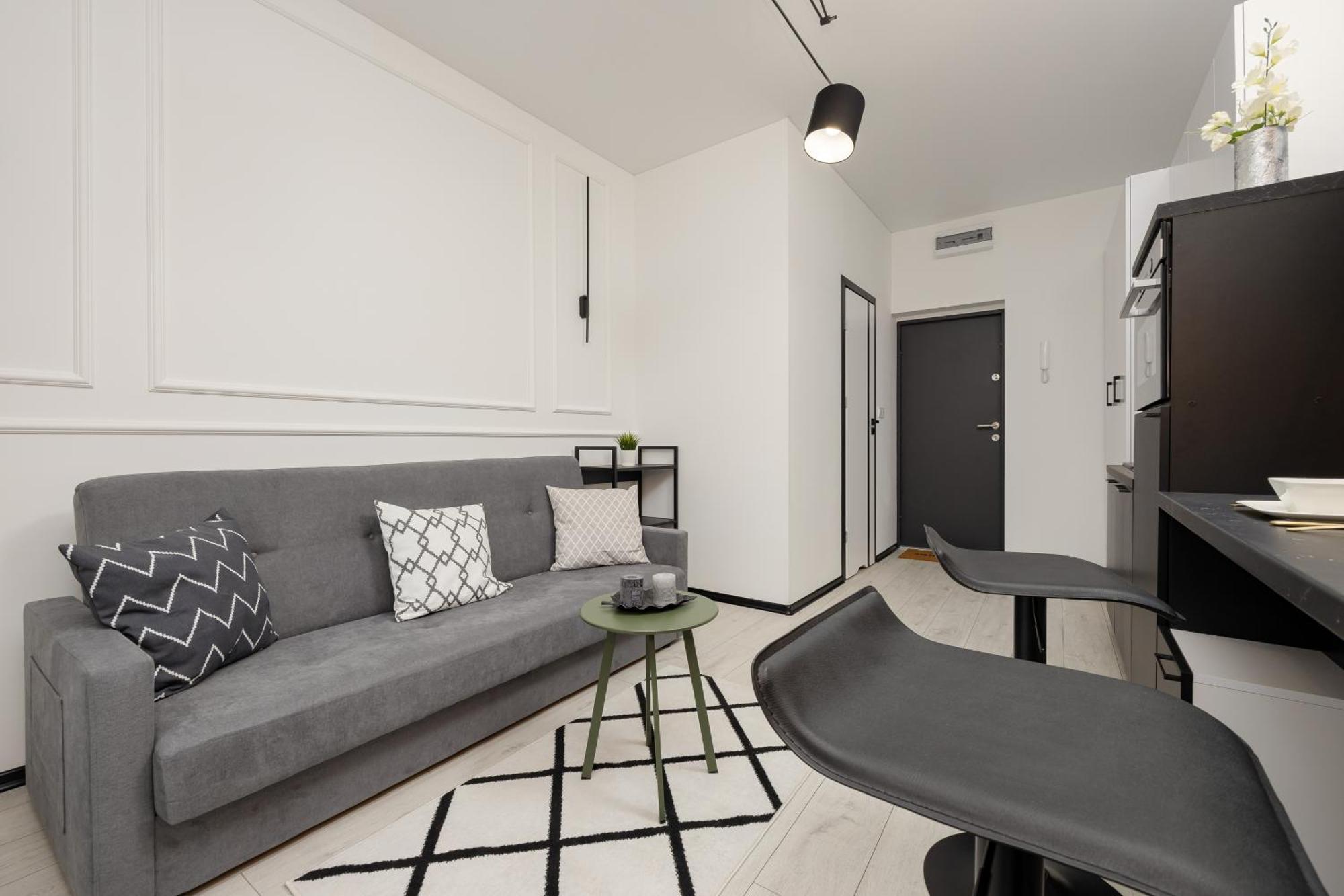 Cozy Poznanska In By Renters *